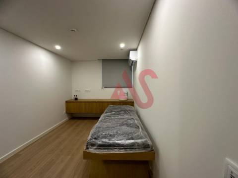 INVESTIMENTO - Loja para comércios/serviços em Azurém, Guimarães