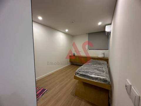 INVESTIMENTO - Loja para comércios/serviços em Azurém, Guimarães