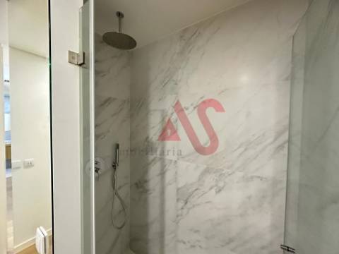 INVESTIMENTO - Loja para comércios/serviços em Azurém, Guimarães