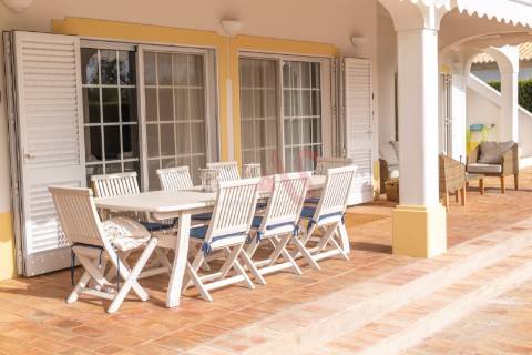 Moradia individual T4 com piscina em Albufeira