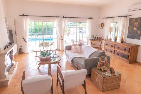 Moradia individual T4 com piscina em Albufeira