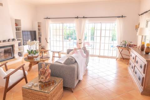 Moradia individual T4 com piscina em Albufeira