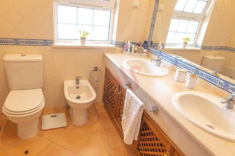 Moradia individual T4 com piscina em Albufeira