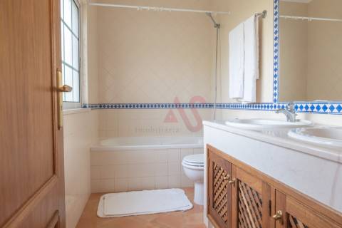 Moradia individual T4 com piscina em Albufeira