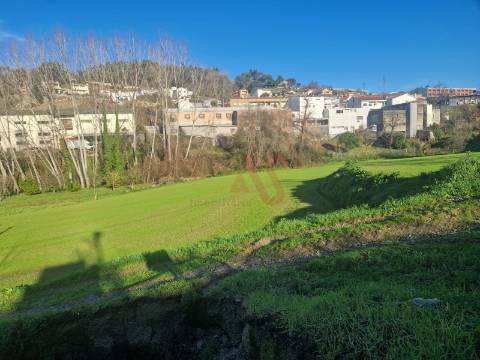 Terreno Agrícola com 8490 m2 em Polvoreira, Guimarães