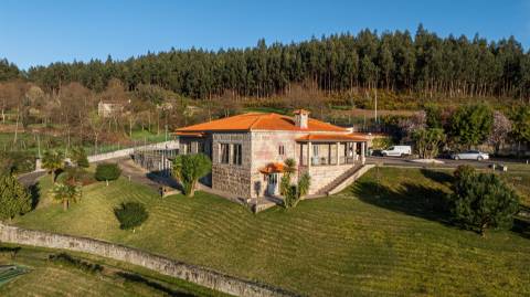 Moradia T4 de Luxo em Souto, Guimarães