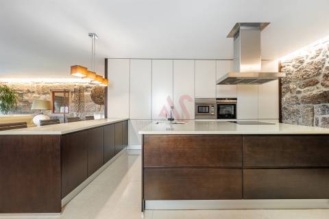 Moradia T4 de Luxo em Souto, Guimarães