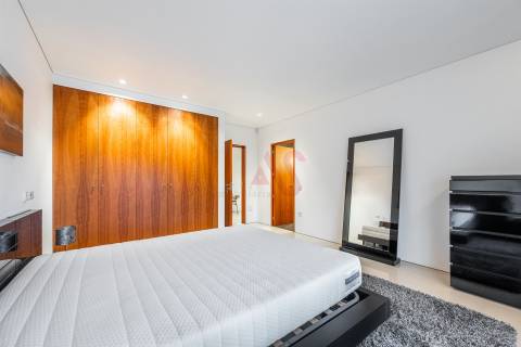 Moradia T4 de Luxo em Souto, Guimarães