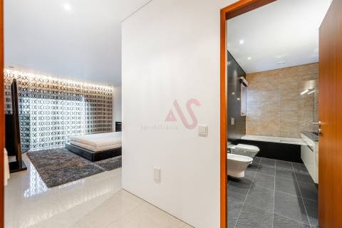 Moradia T4 de Luxo em Souto, Guimarães