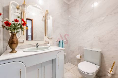 Moradia individual T4 com Suíte, Jardim, Varanda, Campo de TÉNIS, em Ronfe, Guimarães