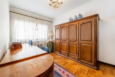 Moradia individual T4 com Suíte, Jardim, Varanda, Campo de TÉNIS, em Ronfe, Guimarães