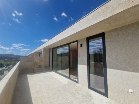 Apartamento de luxo T2 recuado em Creixomil, Guimarães