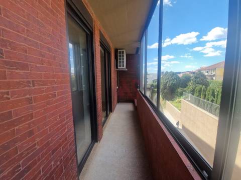 Apartamento de luxo T2 recuado em Creixomil, Guimarães