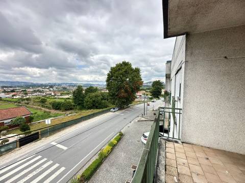 Apartamento T2 + 1 para Restauro em Caramos, Felgueiras