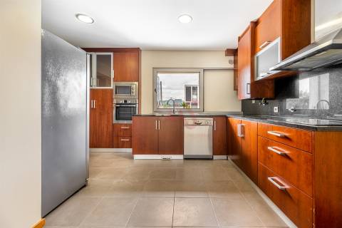 Moradia de gaveto T3 em Pousada de Saramagos, V. N. Famalicão