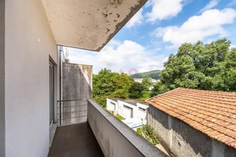 Moradia de gaveto T3 em Pousada de Saramagos, V. N. Famalicão