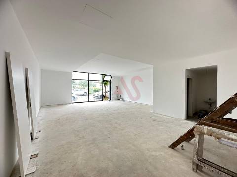 Loja com 83,10 m2 em Pedome, Vila Nova de Famalicão