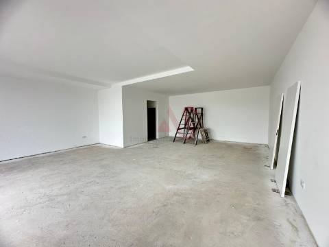 Loja com 83,10 m2 em Pedome, Vila Nova de Famalicão