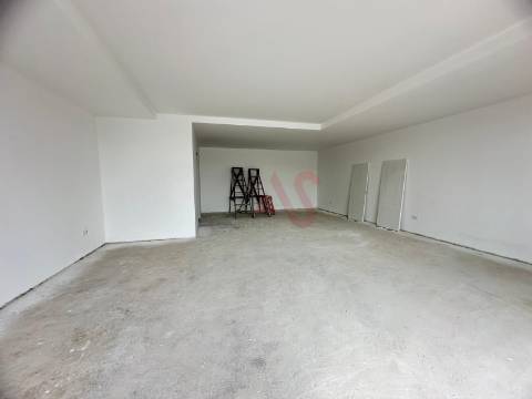 Loja com 83,10 m2 em Pedome, Vila Nova de Famalicão