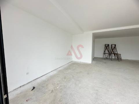 Loja com 83,10 m2 em Pedome, Vila Nova de Famalicão