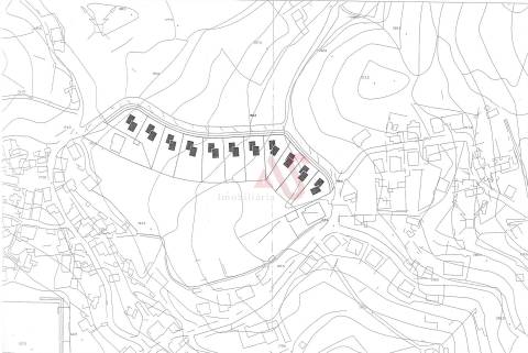 Terreno com 15800 m2 com possibilidade de construção em Serzedelo, Guimarães