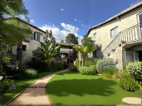 Duas moradias para restauro COM 1000 m2 em Fareja, Fafe