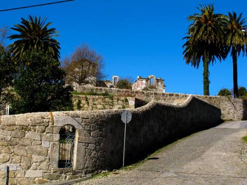 Palacete da 2.ª década do séc. XX, inserido em terreno de 10707 m2, c/ PIP APROVADO em Paredes