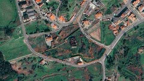 Palacete da 2.ª década do séc. XX, inserido em terreno de 10707 m2, c/ PIP APROVADO em Paredes