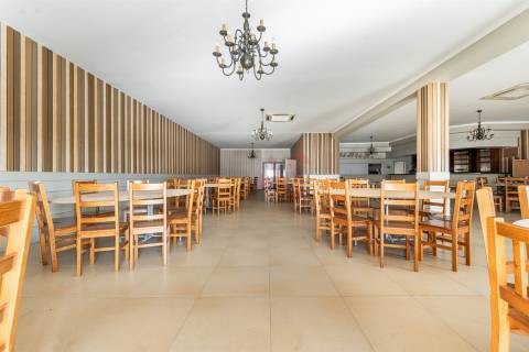 Restaurante com 305,75 m2, todo EQUIPADO em Fafe