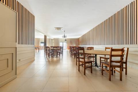 Restaurante com 305,75 m2, todo EQUIPADO em Fafe