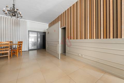 Restaurante com 305,75 m2, todo EQUIPADO em Fafe