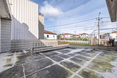 Restaurante com 305,75 m2, todo EQUIPADO em Fafe