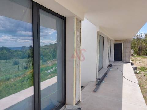 Moradia T3 nova com piscina em Souto S. Salvador, Guimarães