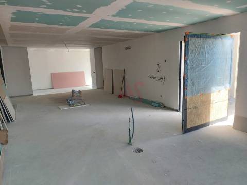 Moradia T3 nova com piscina em Souto S. Salvador, Guimarães