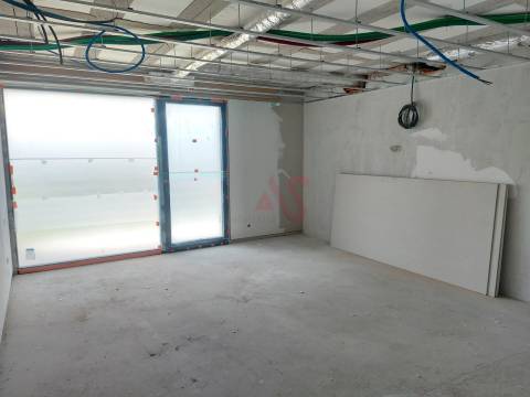 Moradia T3 nova com piscina em Souto S. Salvador, Guimarães