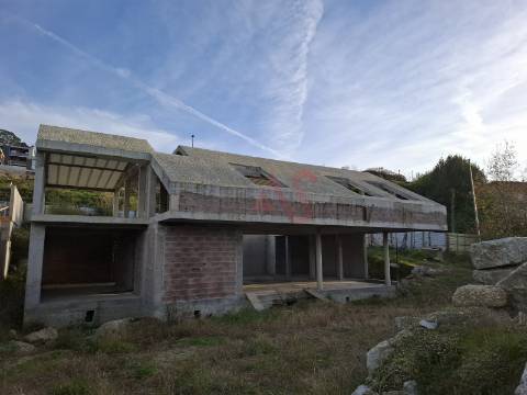 Moradia T4 de luxo no Parque da Cidade em Guimarães