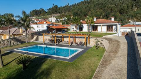 Moradia de luxo T3 com piscina aquecida em Santa Eulália, Vizela
