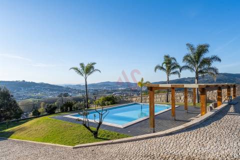 Moradia de luxo T3 com piscina aquecida em Santa Eulália, Vizela