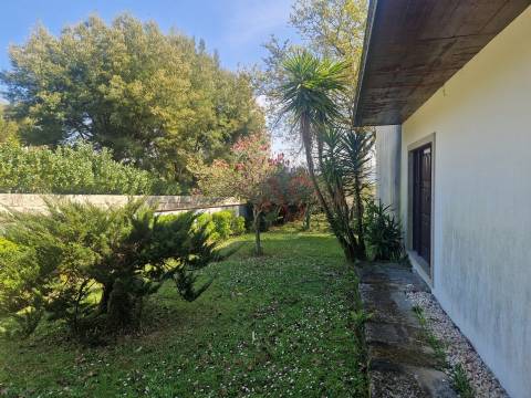 Moradia Individual T5 em Vila Nova de Sande, Guimarães