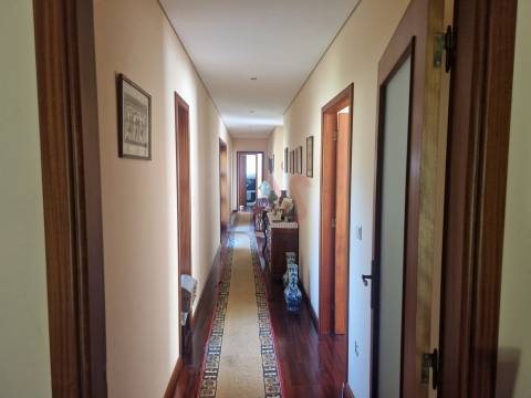 Moradia Individual T5 em Vila Nova de Sande, Guimarães