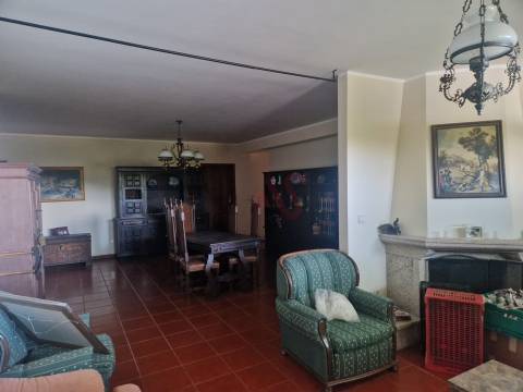 Moradia Individual T5 em Vila Nova de Sande, Guimarães