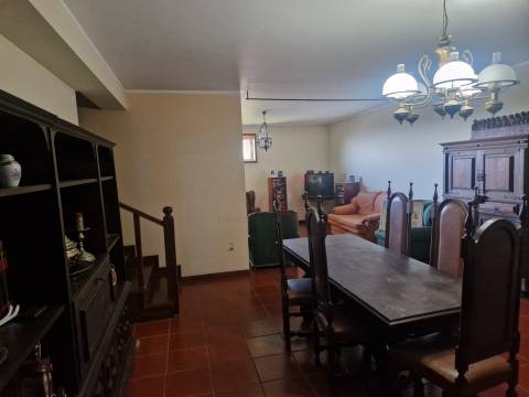 Moradia Individual T5 em Vila Nova de Sande, Guimarães