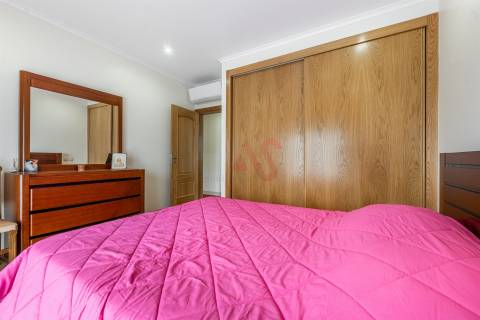 Moradia Bifamiliar T6 em Medelo, Fafe