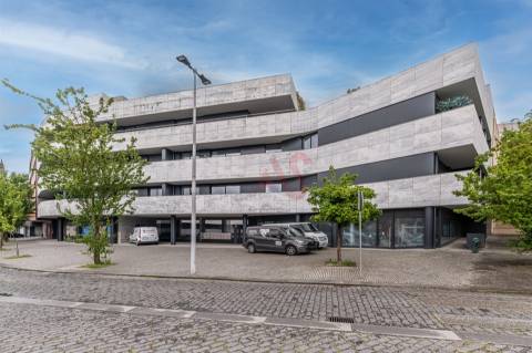 Apartamento T3 de luxo no Couros Residences no centro de Guimarães