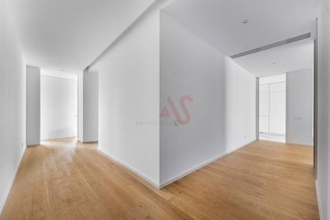 Apartamento T3 de luxo no Couros Residences no centro de Guimarães