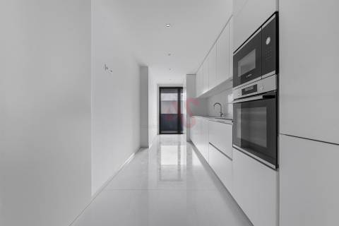 Apartamento T3 de luxo no Couros Residences no centro de Guimarães