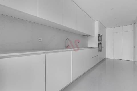 Apartamento T3 de luxo no Couros Residences no centro de Guimarães