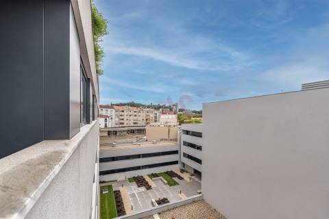 Apartamento T3 de luxo no Couros Residences no centro de Guimarães