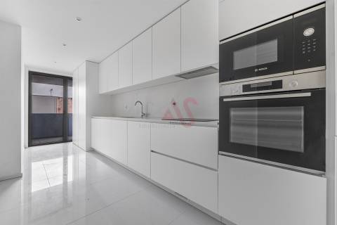 Apartamento T3 de luxo no Couros Residences no centro de Guimarães