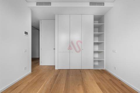 Apartamento T3 de luxo no Couros Residences no centro de Guimarães